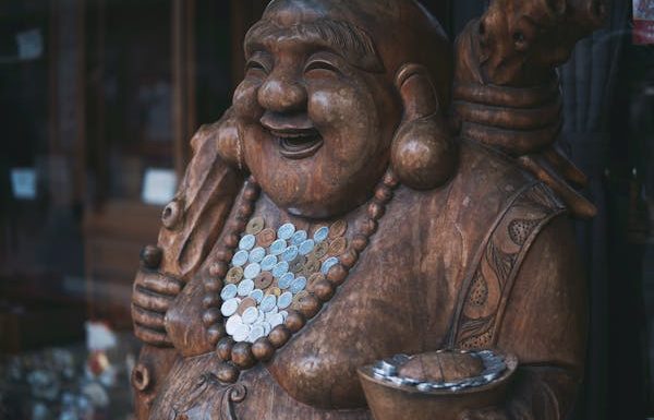 Lauging Buddh